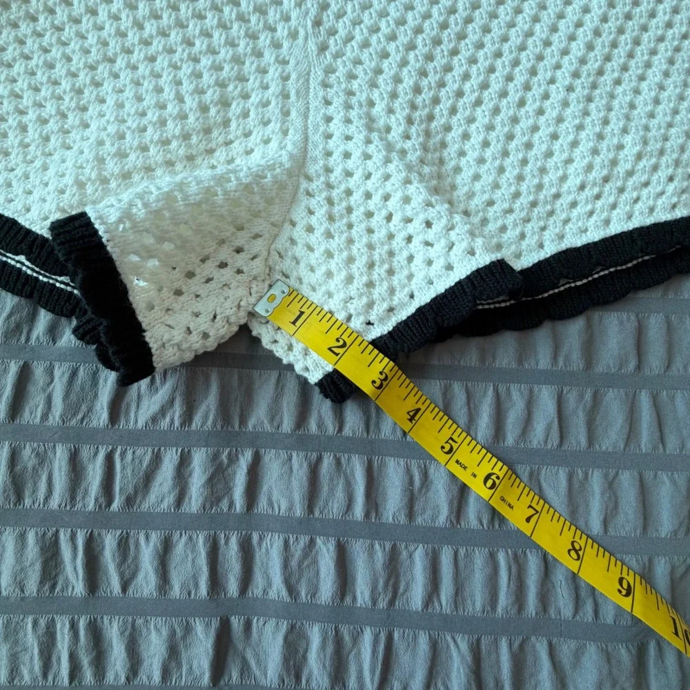 Gap Women Crochet Knit Shorts White Black Scalloped Hem Drawstring Size M NEW